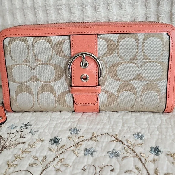 ๐คHP๐คCoach Soho Vintage Zip Around Wallet - Picture 4 of 14